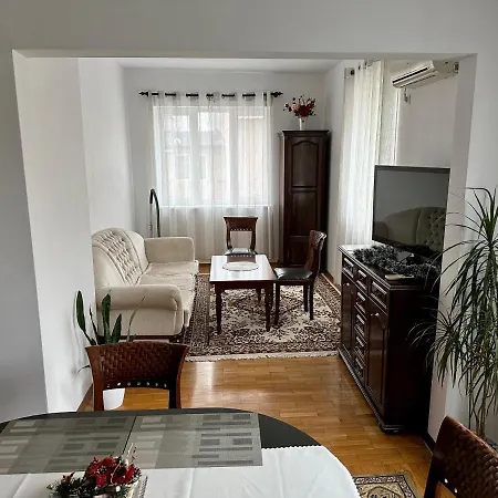 опера. стил и комфорт. идеален център. * Warna