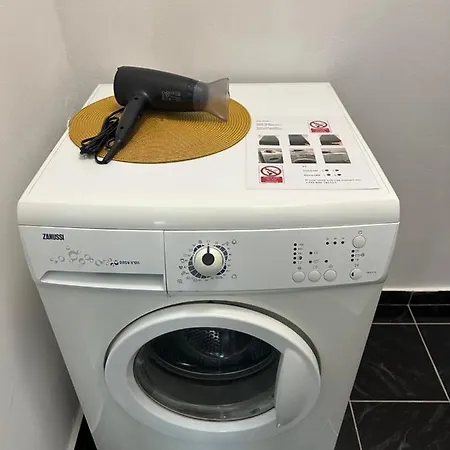 опера. стил и комфорт. идеален център. דירה