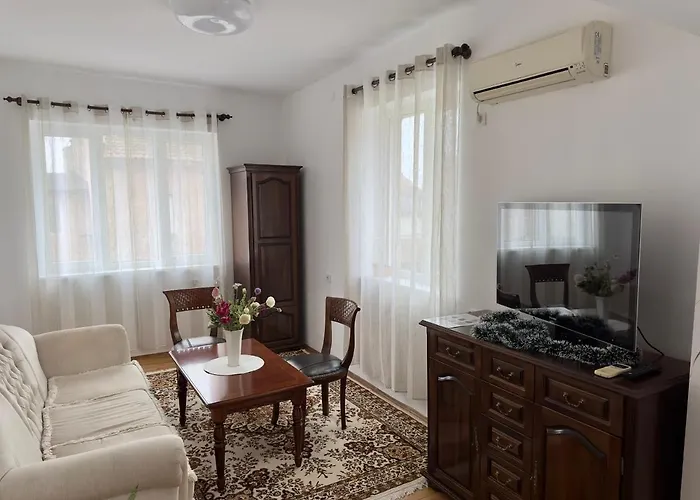 опера. стил и комфорт. идеален център. Apartment Varna